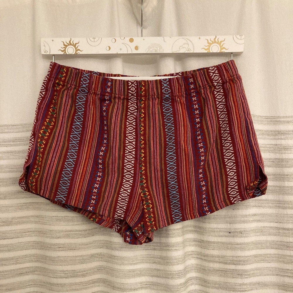 Forever 21 Red Embroidered Short Small